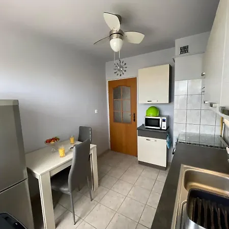 Regina Apartment *