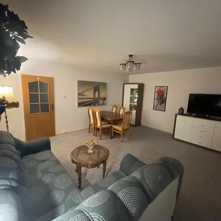 Regina * 乌斯特卡